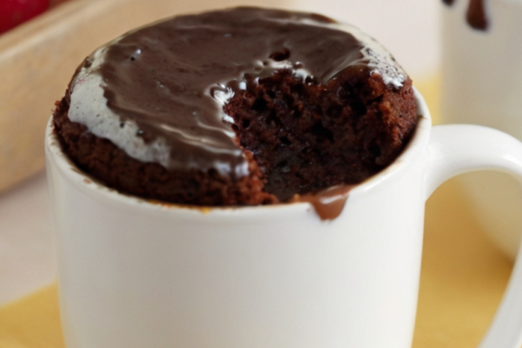 Bolo de Chocolate de Caneca Sem Ovo em 2 minutos