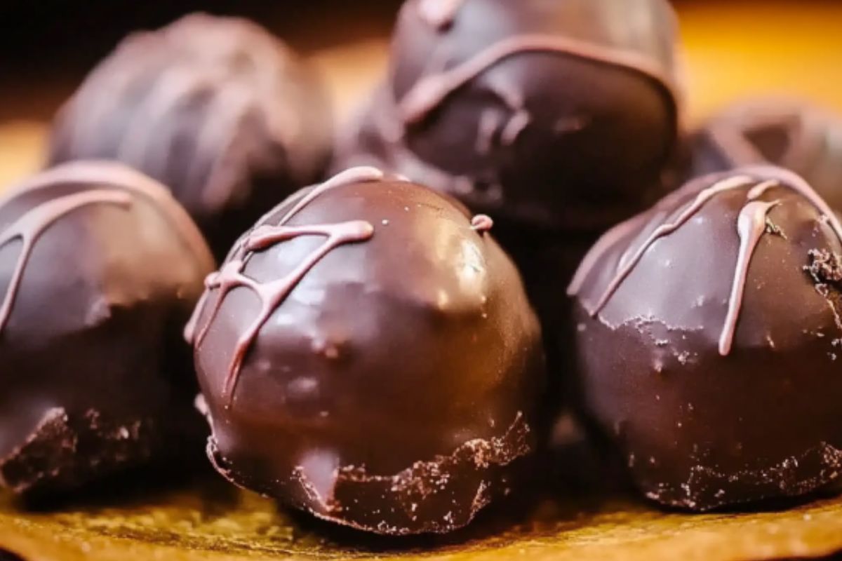 Trufa de Chocolate com Tâmara (Receitas 1) Trufa de Chocolate com Tâmara_recipe-cookbook.com