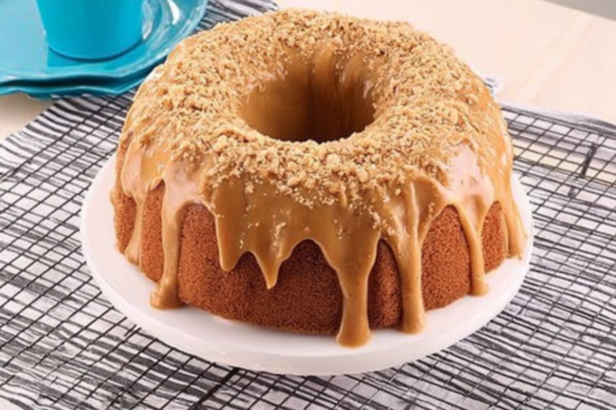 Bolo de Doce de Leite (Receitas 1) Bolo de Doce de Leite_recipe-cookbook.com
