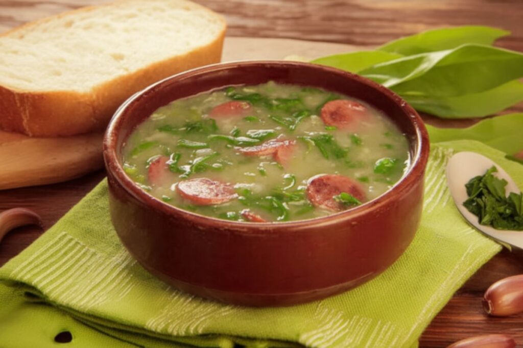 Como fazer Caldo Verde_recipe-cookbook.com