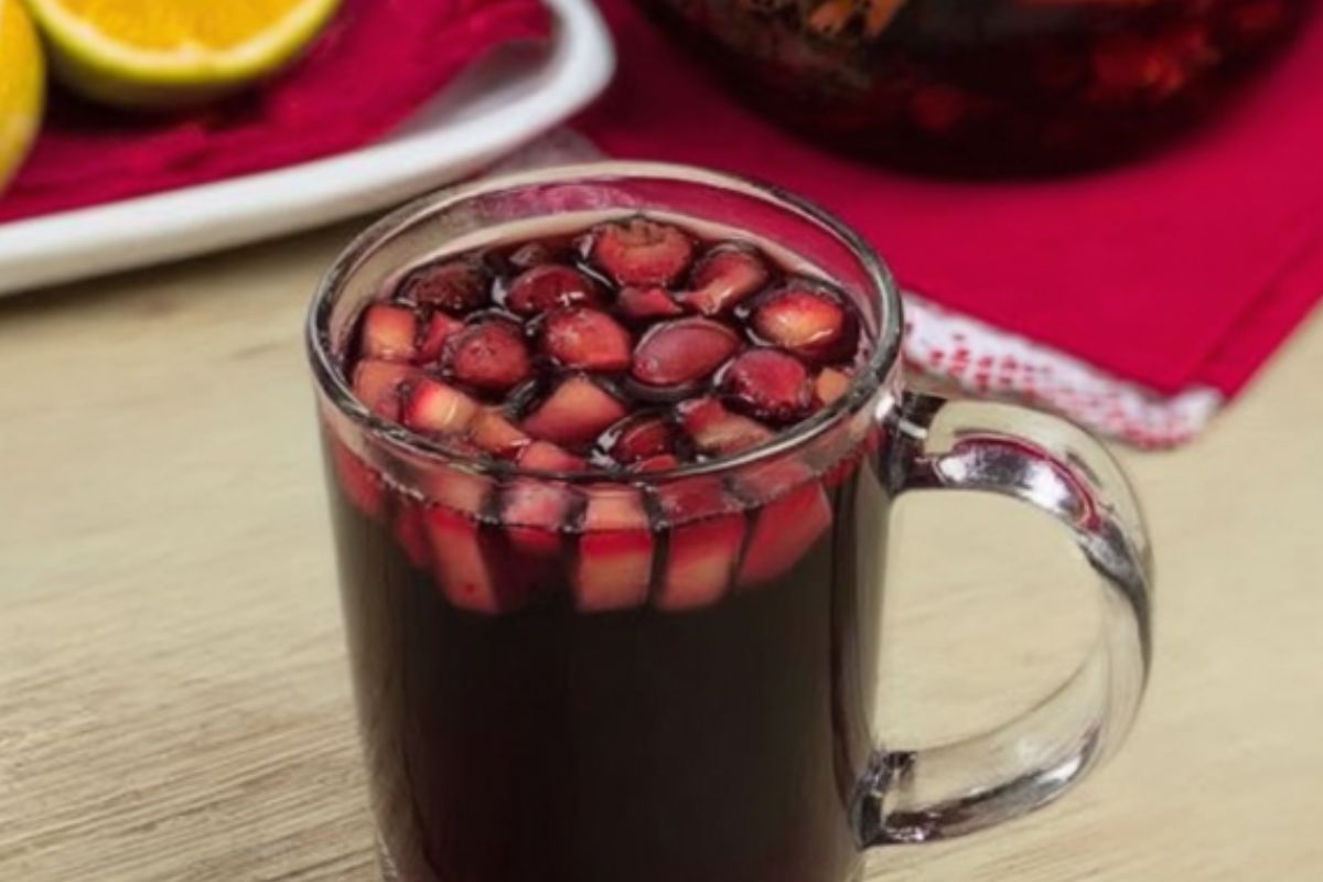 Vinho Quente (Receitas 1) Vinho Quente_recipe-cookbook.com