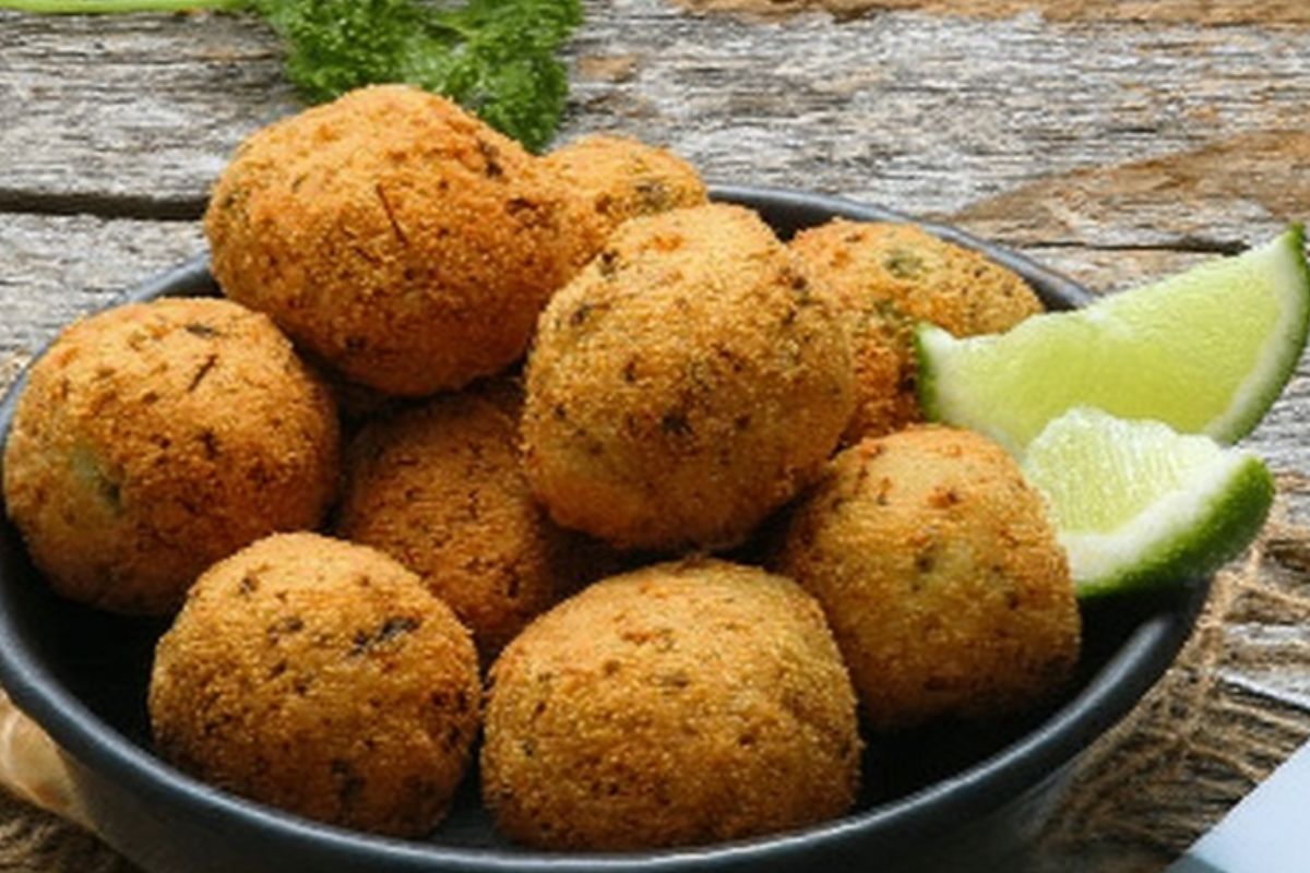 Bolinho de Miojo_recipe-cookbook.com