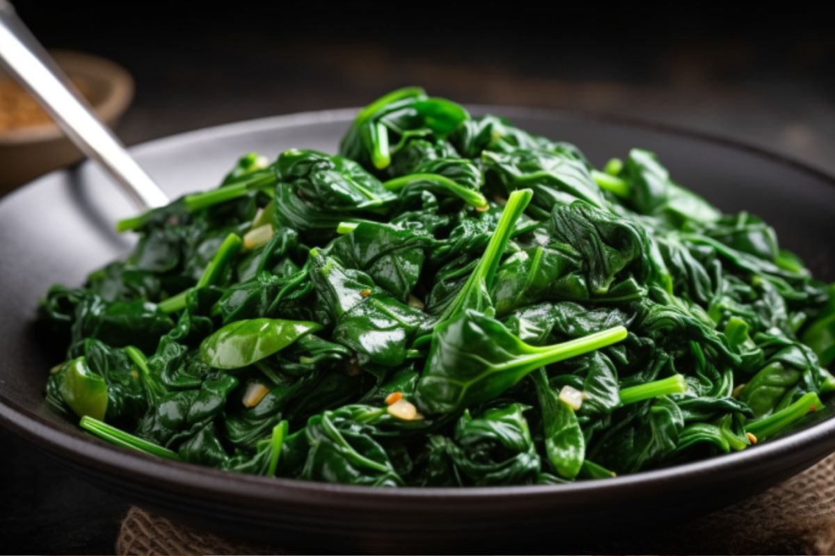 Espinafre Refogado_recipe-cookbook.com