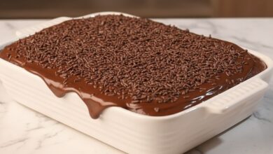 Bolo de Chocolate Molhadinho na Travessa (Receitas 4) Bolo de Chocolate Molhadinho na Travessa_recipe-cookbook.com